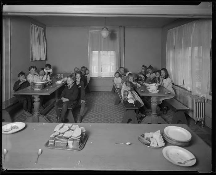 Children at the Ryther home, circa 1921.