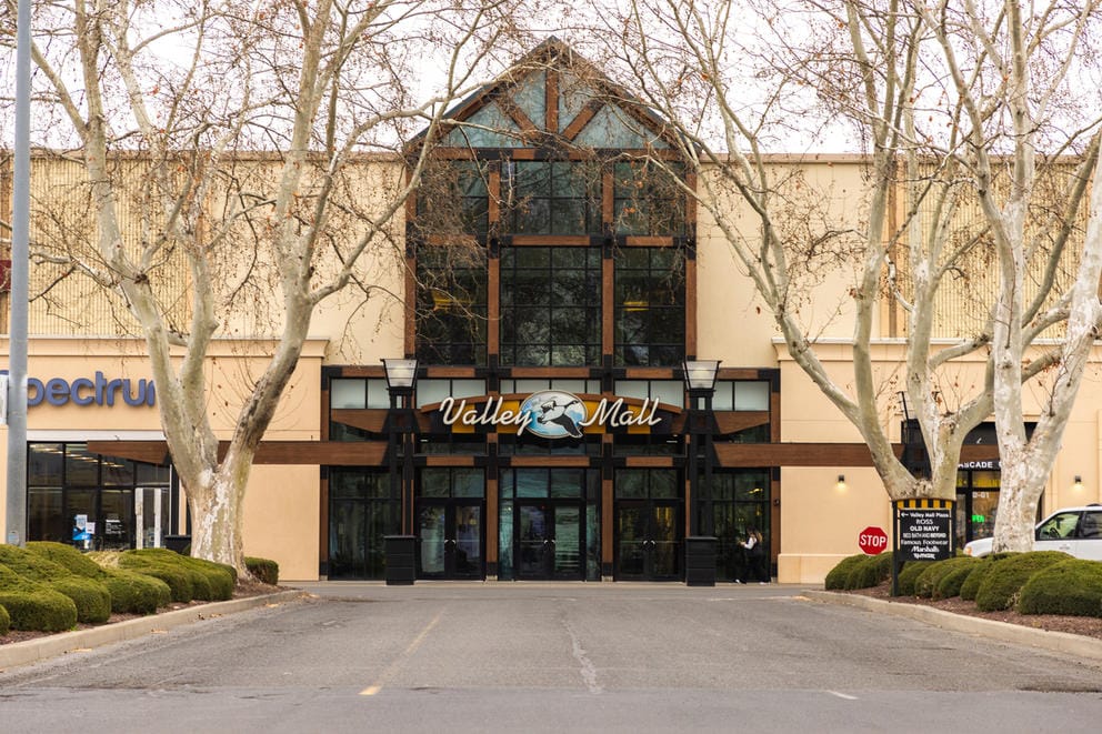 Entrance of Valley Mall in Union Gap, Wash.
