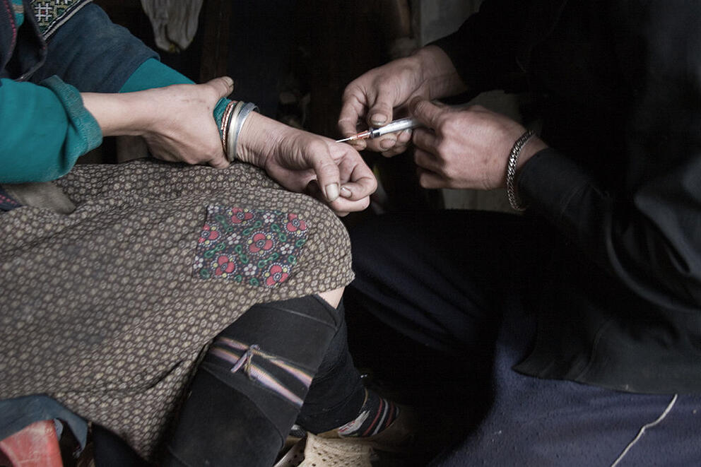 injecting_heroin