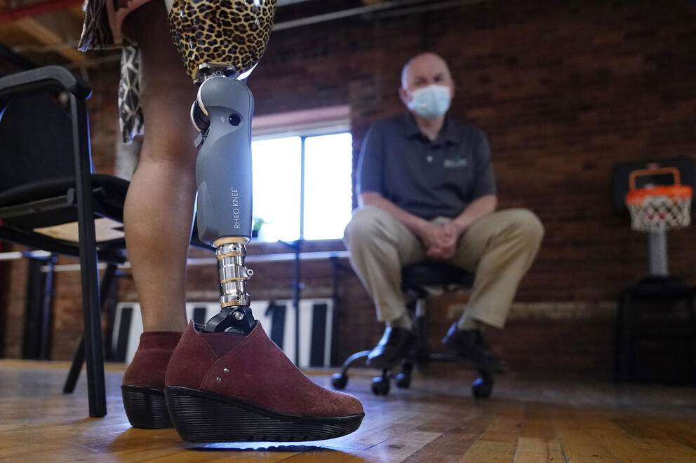 A close up of a prosthetic leg